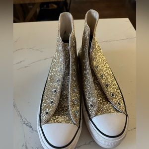Women’s sparkly platform converse in gold. Size 8.5. Only work 4 times